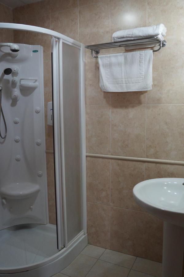 Hostal La Conilena โกนิล เด ลาฟรอนเตรา ภายนอก รูปภาพ