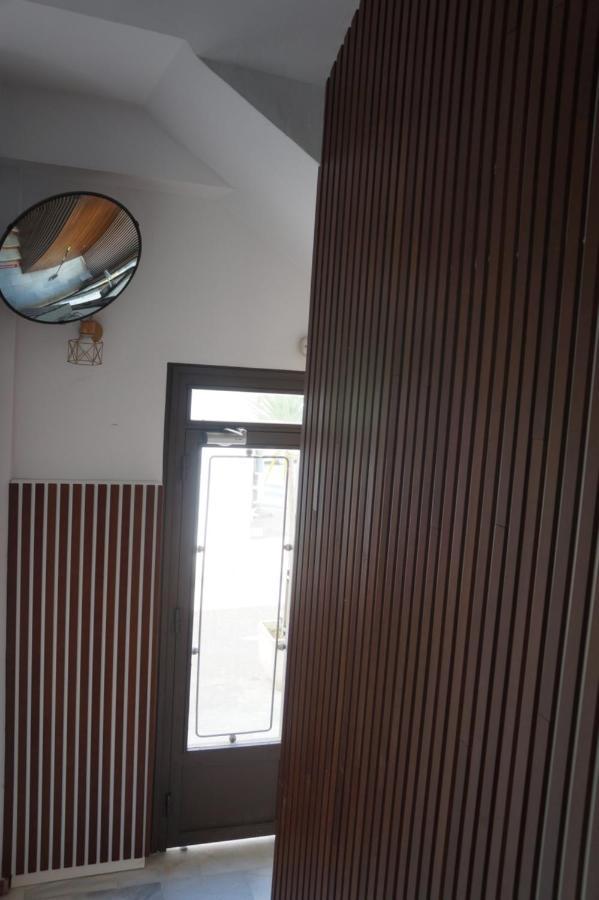 Hostal La Conilena โกนิล เด ลาฟรอนเตรา ภายนอก รูปภาพ